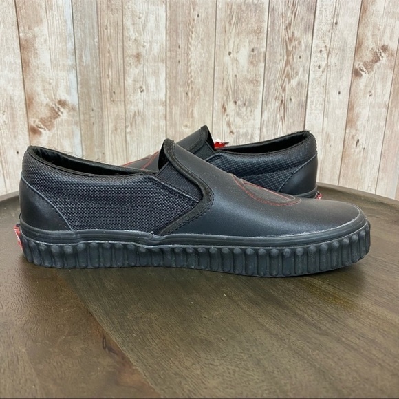 Vans Marvel Black Widow Classic Slip On Shoe Size 5.5 Women - Picture 9 of 13